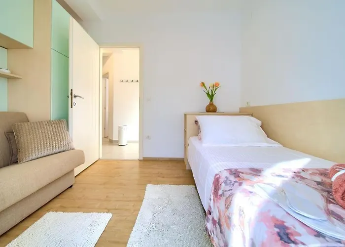 게스트하우스 Skarpa 4*